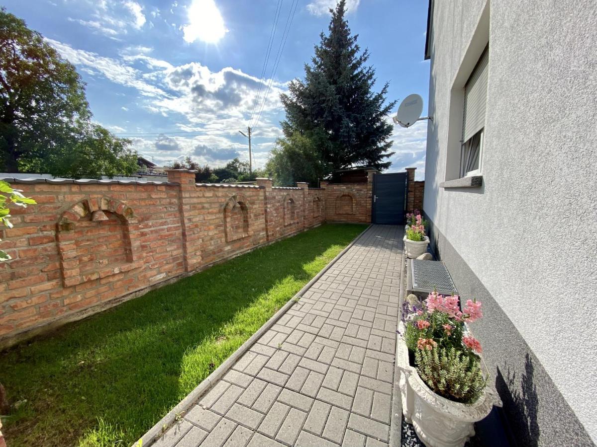 Haus Im Gruenen Villa Bornheim  Luaran gambar